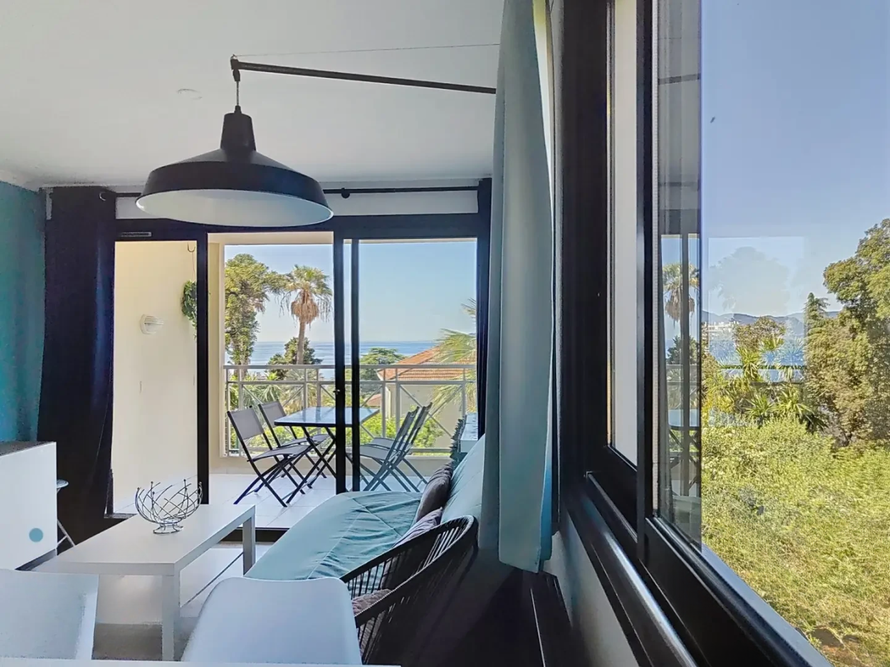 Flat in Cannes, France, 33 m² - picture 6