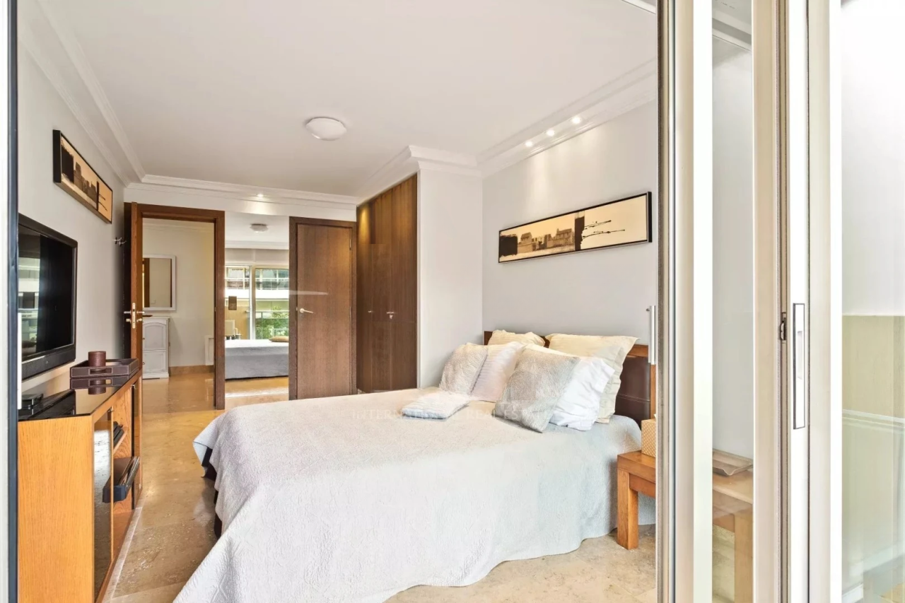 Flat in Cannes, France, 89 m² - picture 8