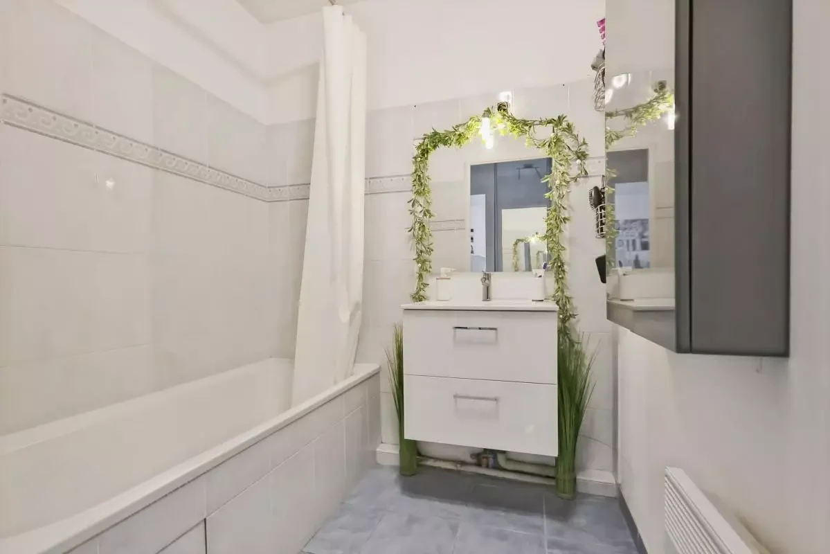 Flat in Cannes, France, 38 m² - picture 9