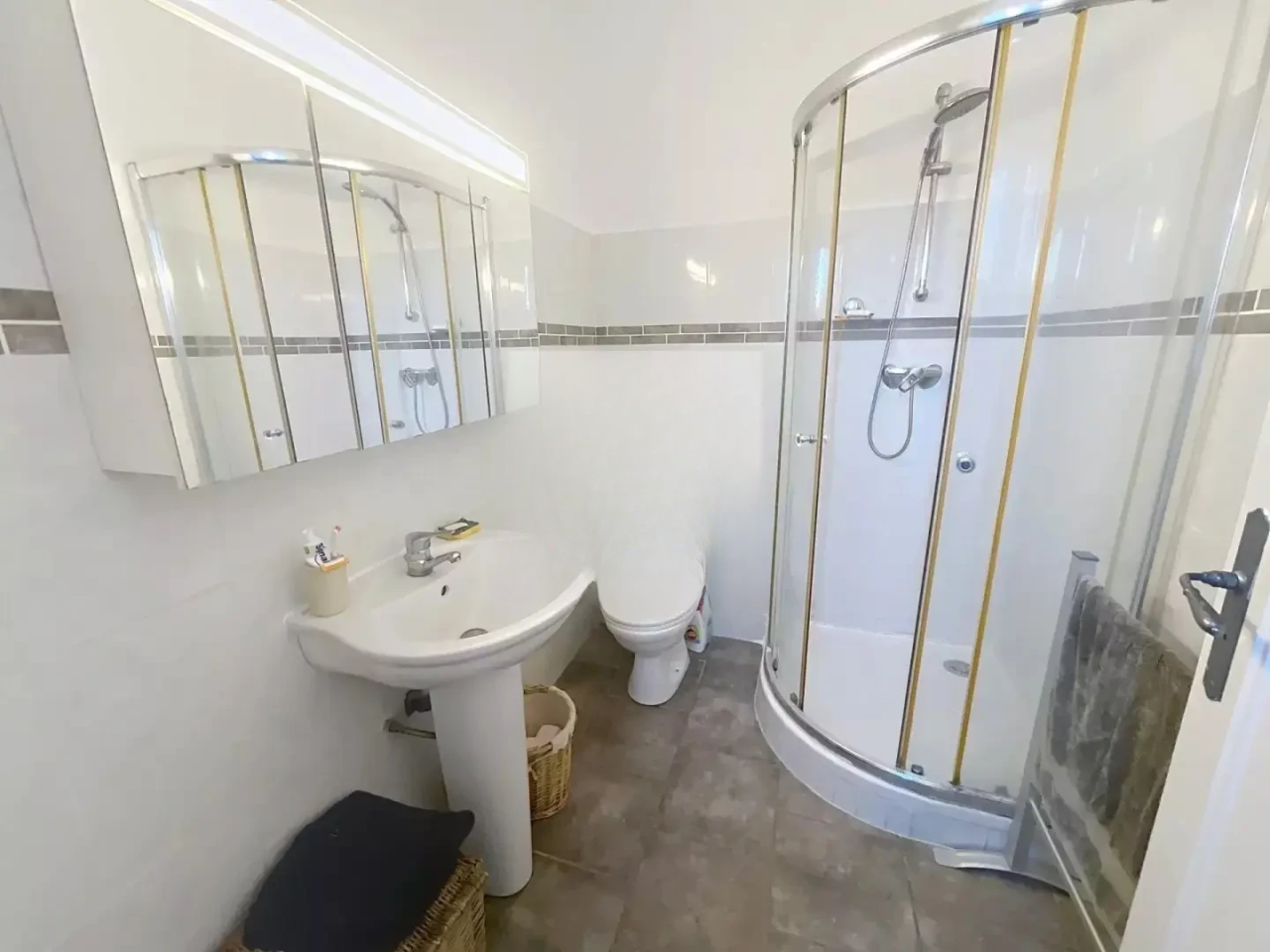 Flat in Cannes, France, 85 m² - picture 12