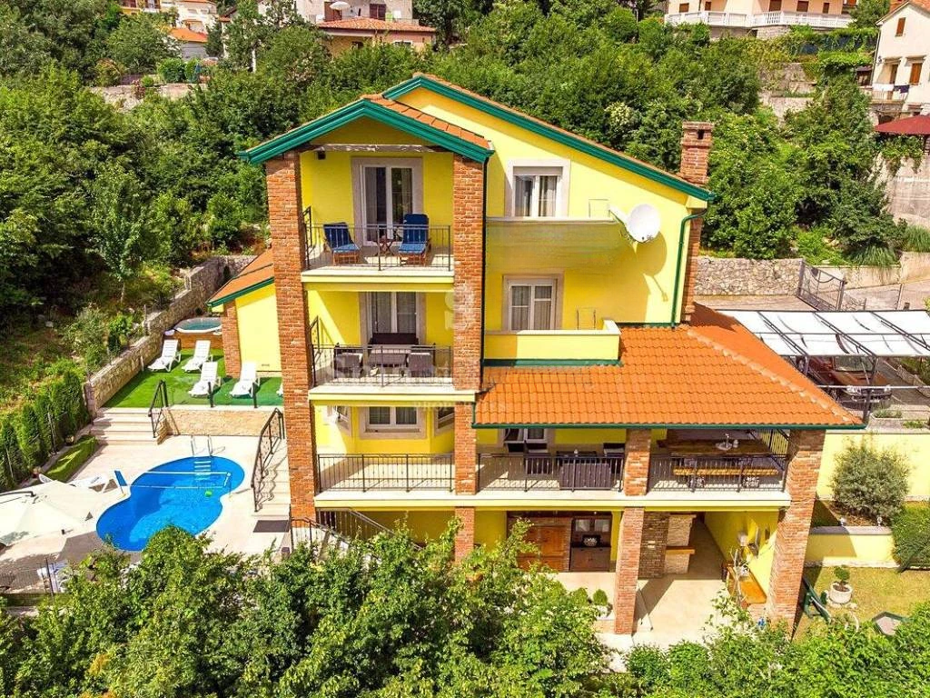 Casa en Opatija, Croacia, 639 m² - imagen 1