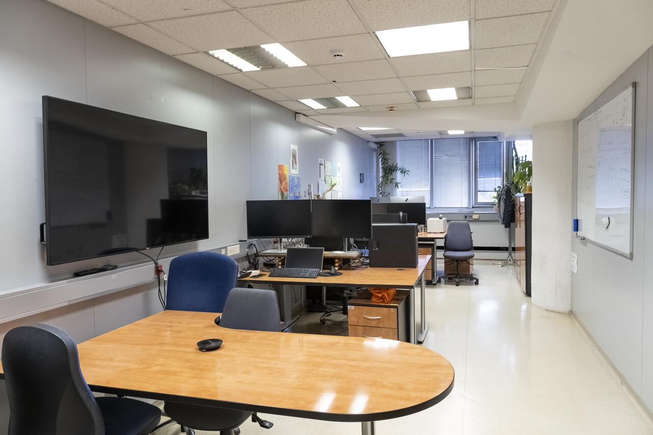 Oficina en Liubliana, Eslovenia, 1 589 m² - imagen 7
