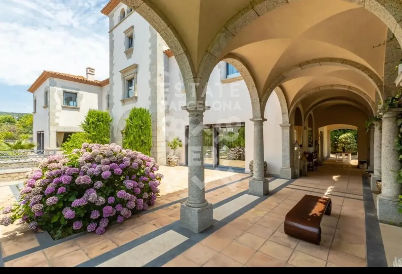 Villa in Sant Andreu de Llavaneres, Spanien, 1 755 m² - Foto 2
