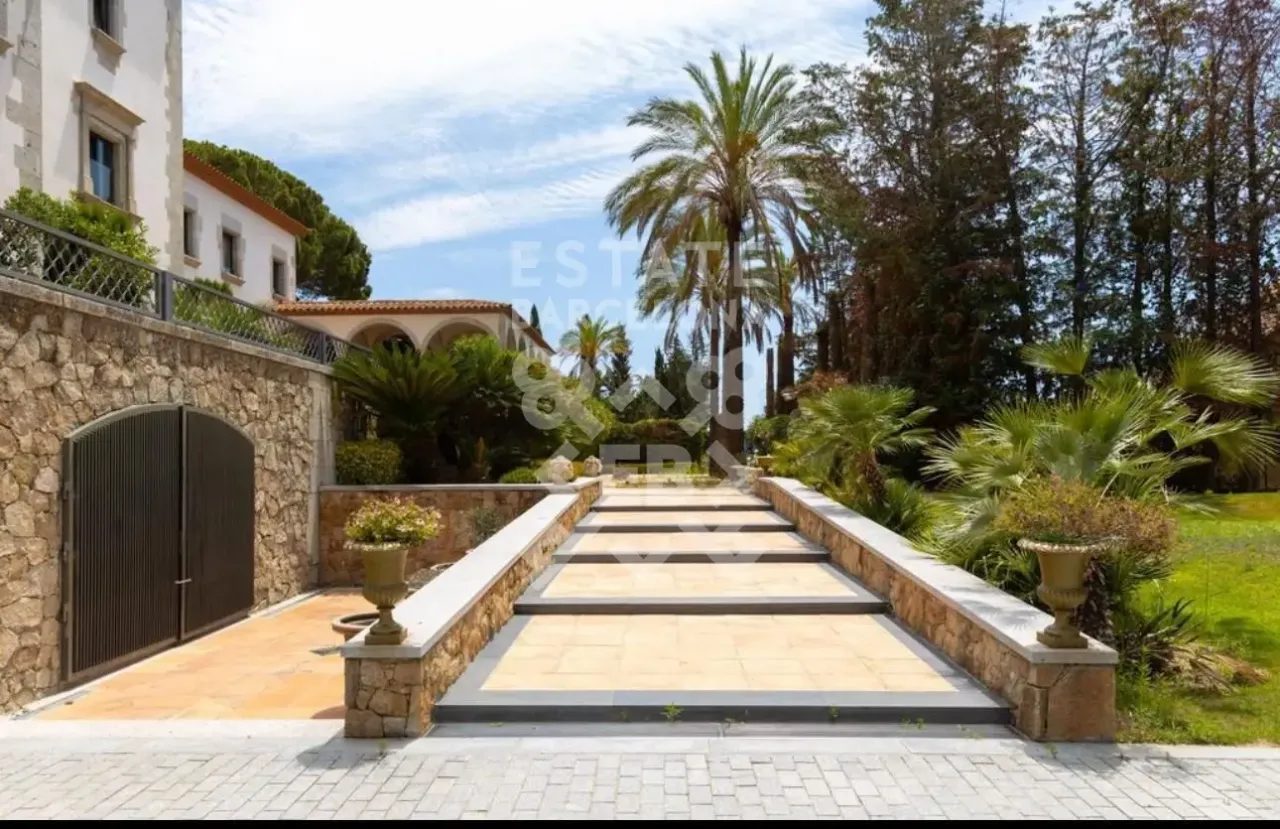 Villa in Sant Andreu de Llavaneres, Spanien, 1 755 m² - Foto 4