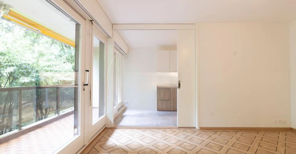 Flat in Geneva, Switzerland, 90 m² - picture 1