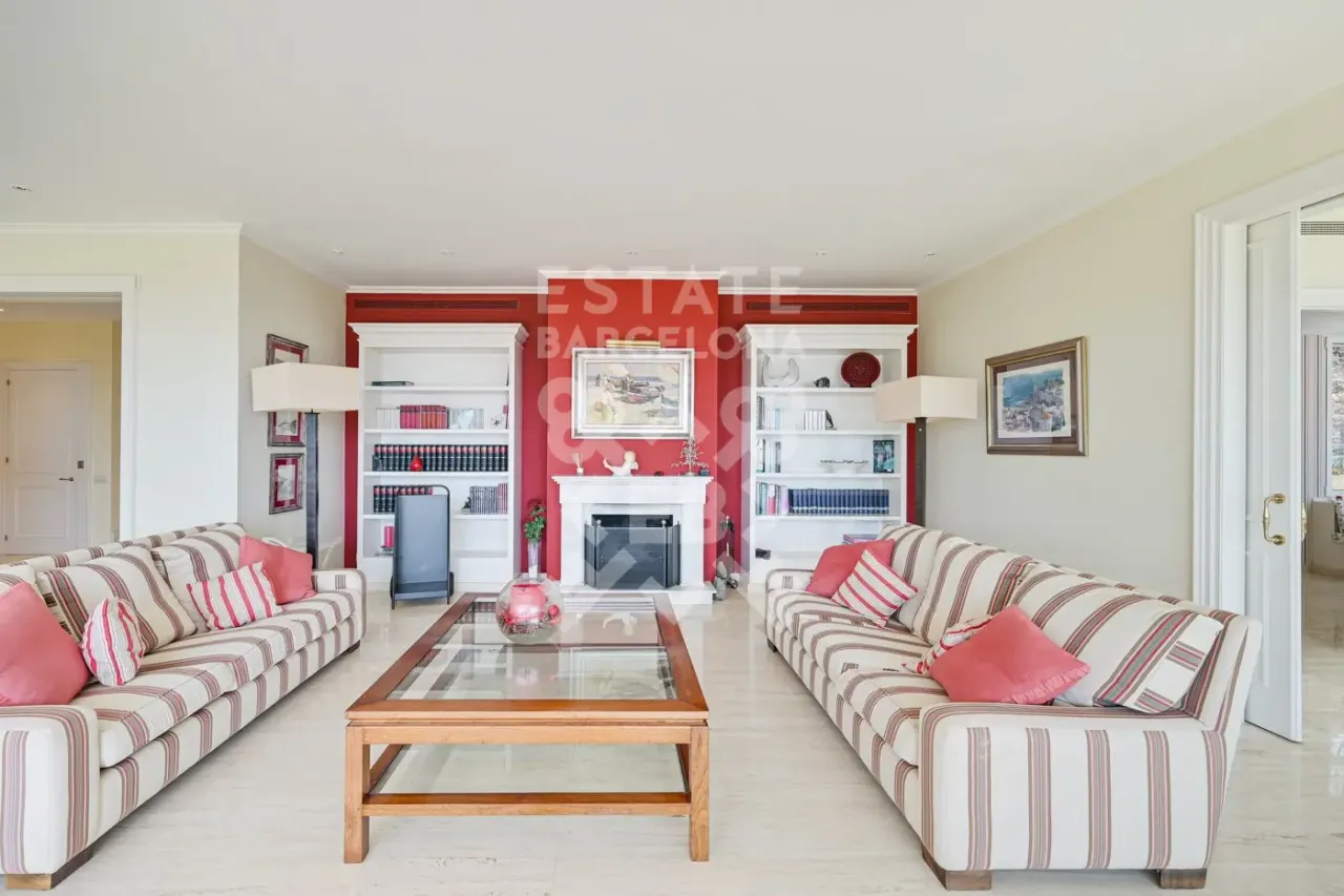 Villa à Sitges, Espagne, 910 m² - image 2