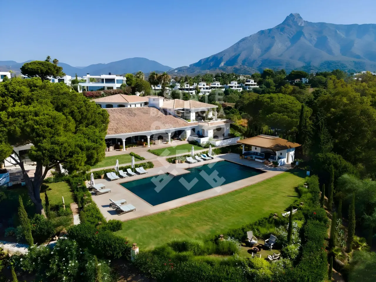 Villa in Marbella, Spain, 2 000 m² - picture 2