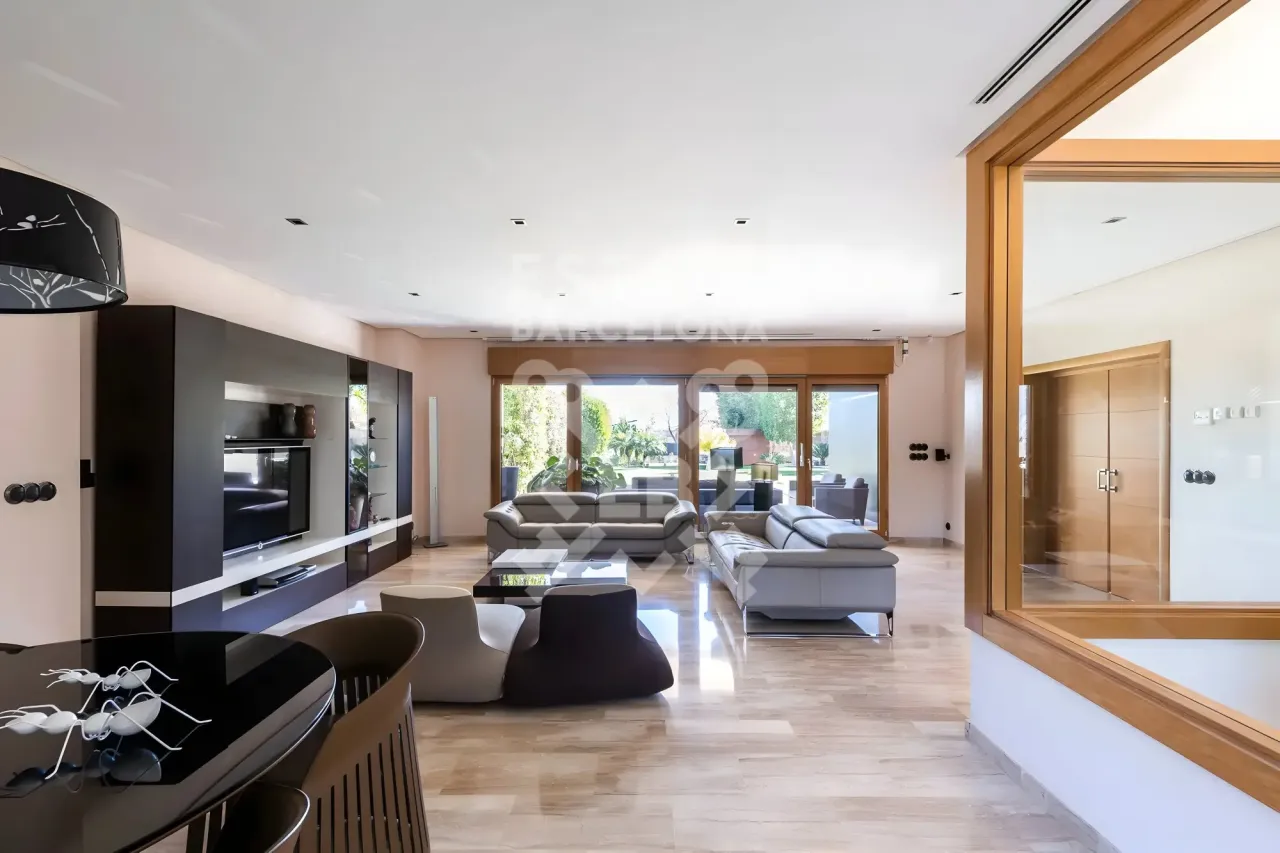 Villa in Valencia, Spanien, 1 123 m² - Foto 6