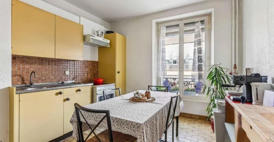 Flat in Geneva, Switzerland, 49 m² - picture 2