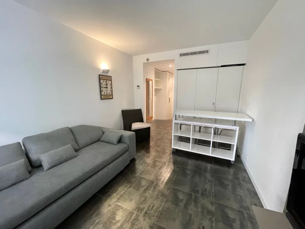 Appartement à Saint-Roman, Monaco, 35 m² - image 1