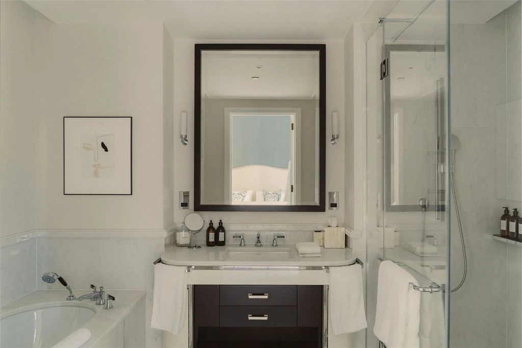 Flat in London, United Kingdom, 162 m² - picture 2