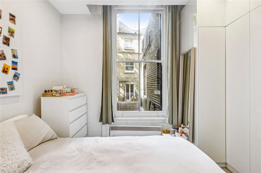 Flat in London, United Kingdom, 63 m² - picture 2