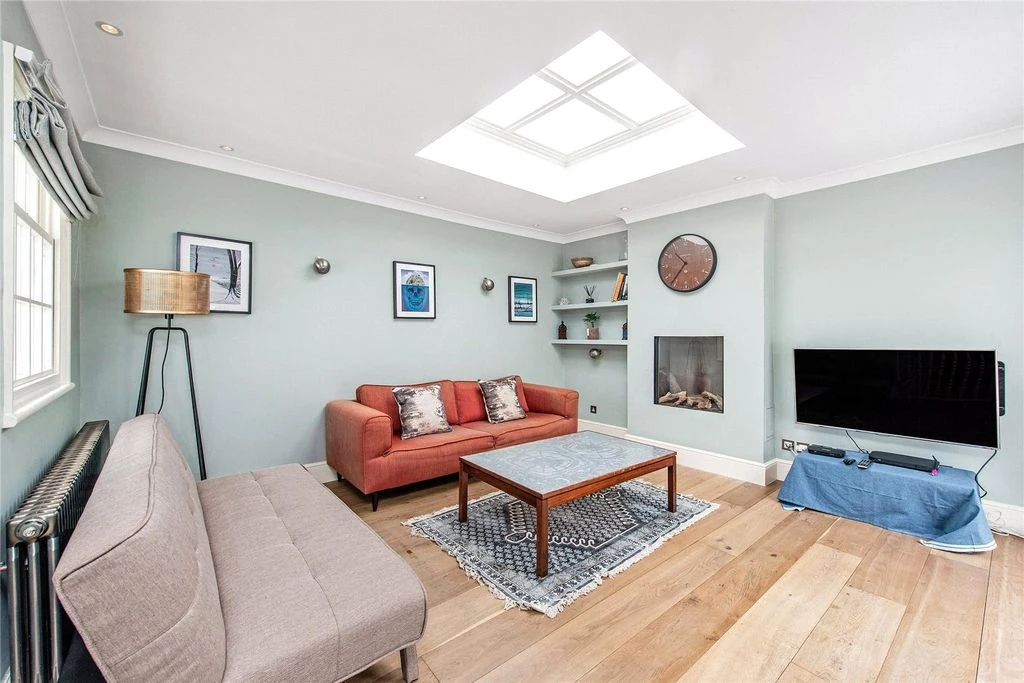 Flat in London, United Kingdom, 73 m² - picture 3
