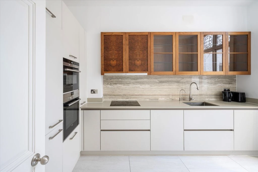 Flat in London, United Kingdom, 76 m² - picture 3