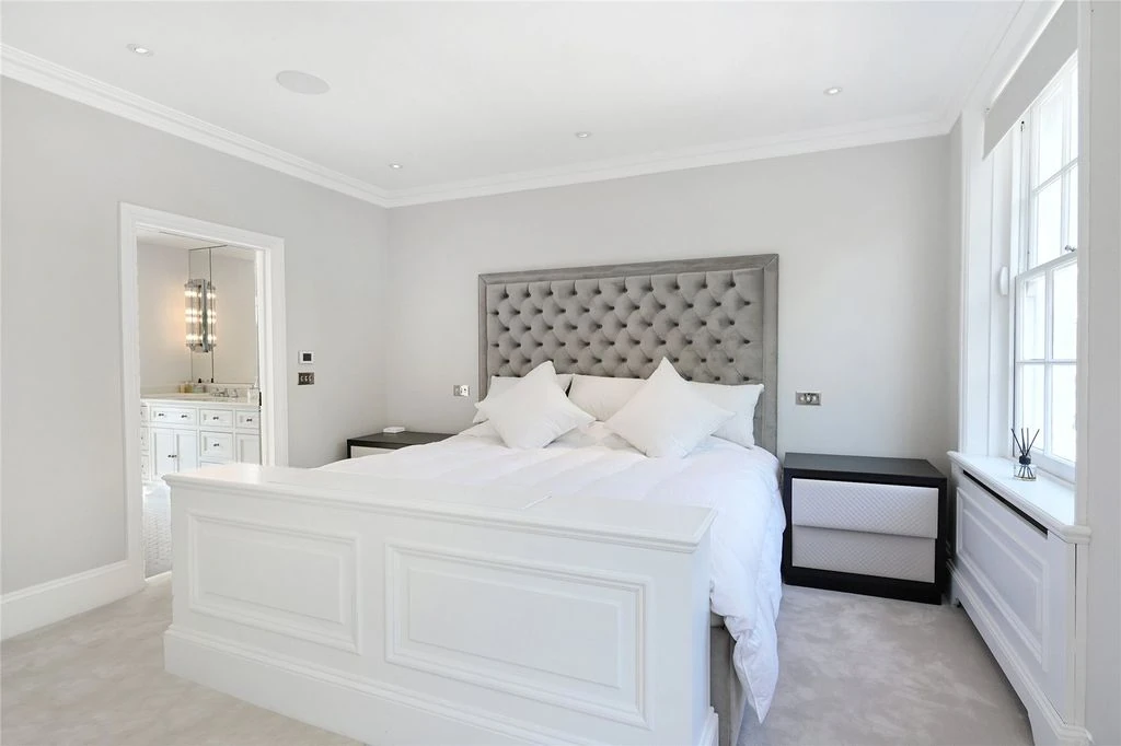 Flat in London, United Kingdom, 234 m² - picture 4