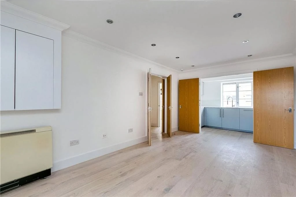 Flat in London, United Kingdom, 110 m² - picture 4