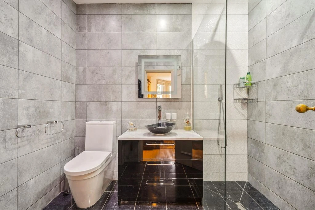 Flat in London, United Kingdom, 111 m² - picture 5