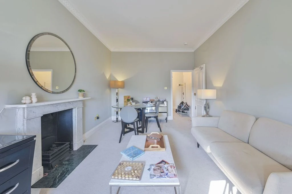 Flat in London, United Kingdom, 56 m² - picture 5