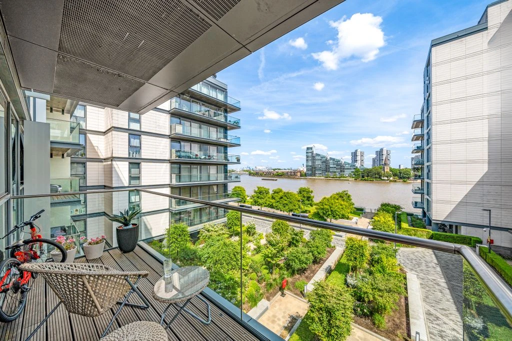 Flat in London, United Kingdom, 146 m² - picture 6