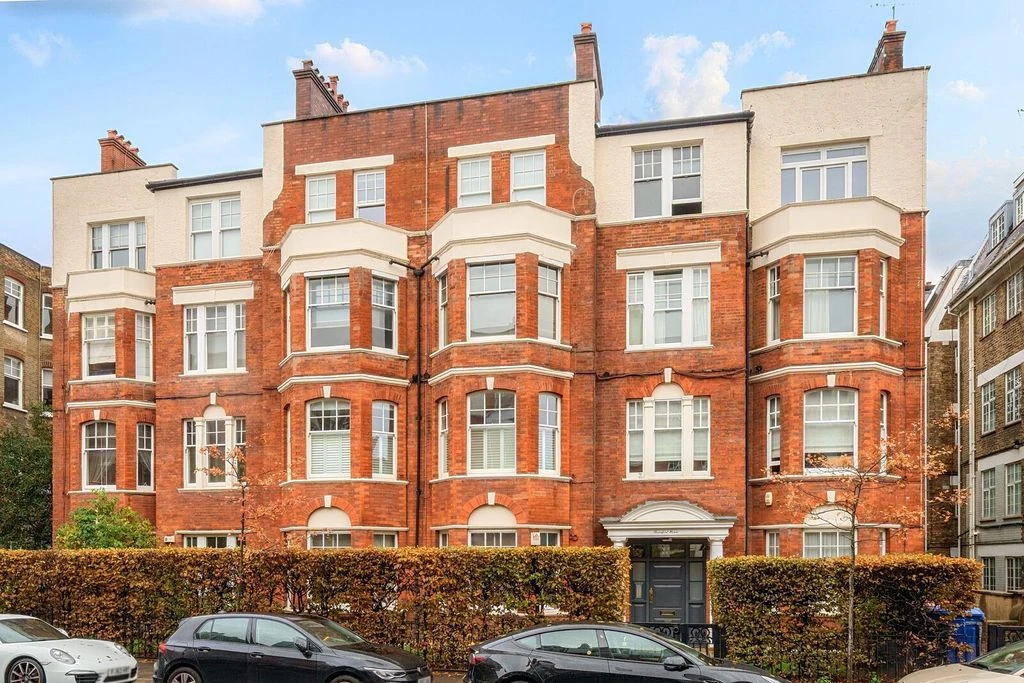 Flat in London, United Kingdom, 134 m² - picture 7