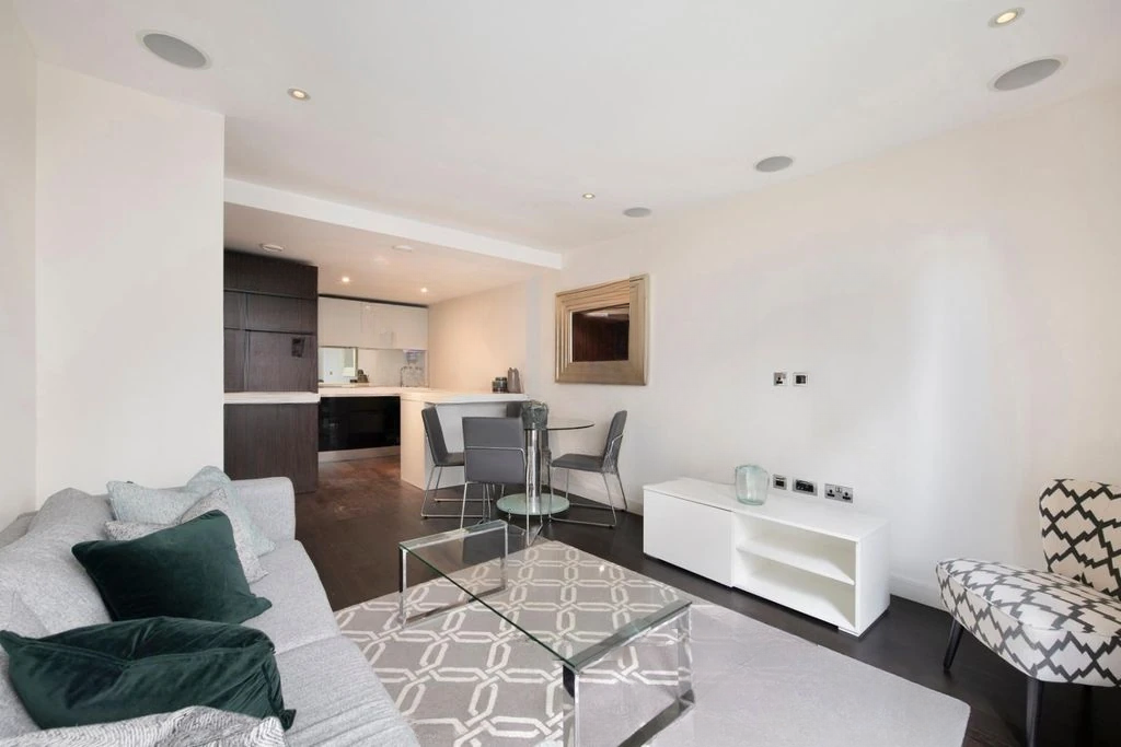Flat in London, United Kingdom, 47 m² - picture 8