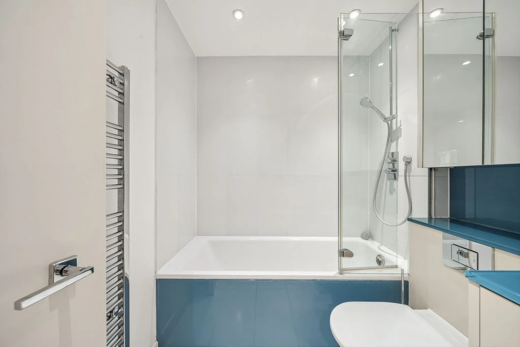 Flat in London, United Kingdom, 129 m² - picture 9