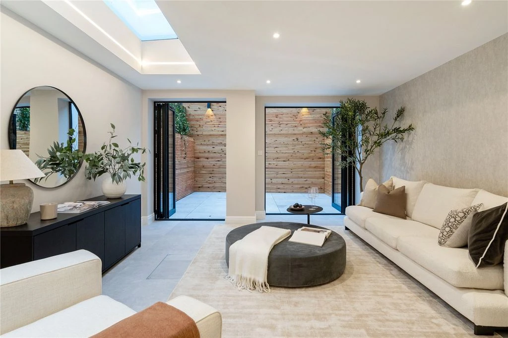 Flat in London, United Kingdom, 191 m² - picture 10