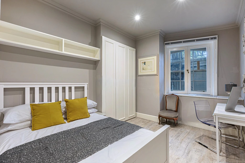 Flat in London, United Kingdom, 93 m² - picture 11