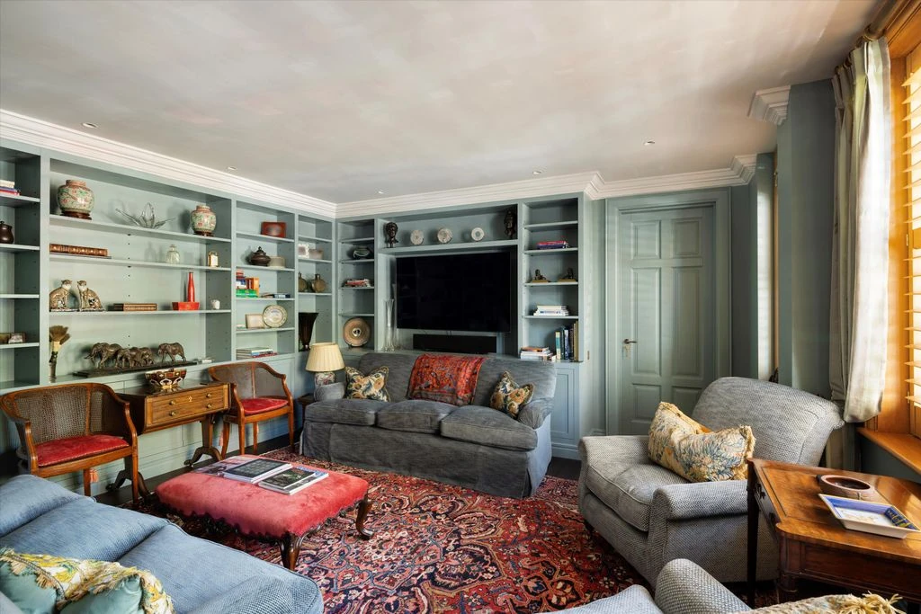 Flat in London, United Kingdom, 273 m² - picture 12