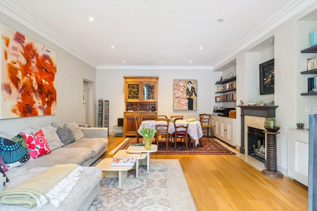 Flat in London, United Kingdom, 111 m² - picture 15