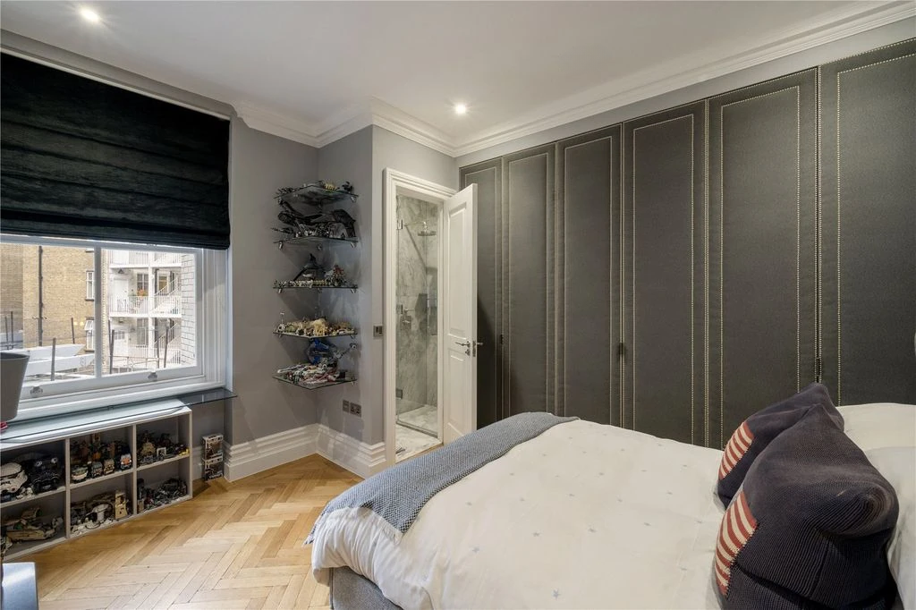 Flat in London, United Kingdom, 160 m² - picture 19