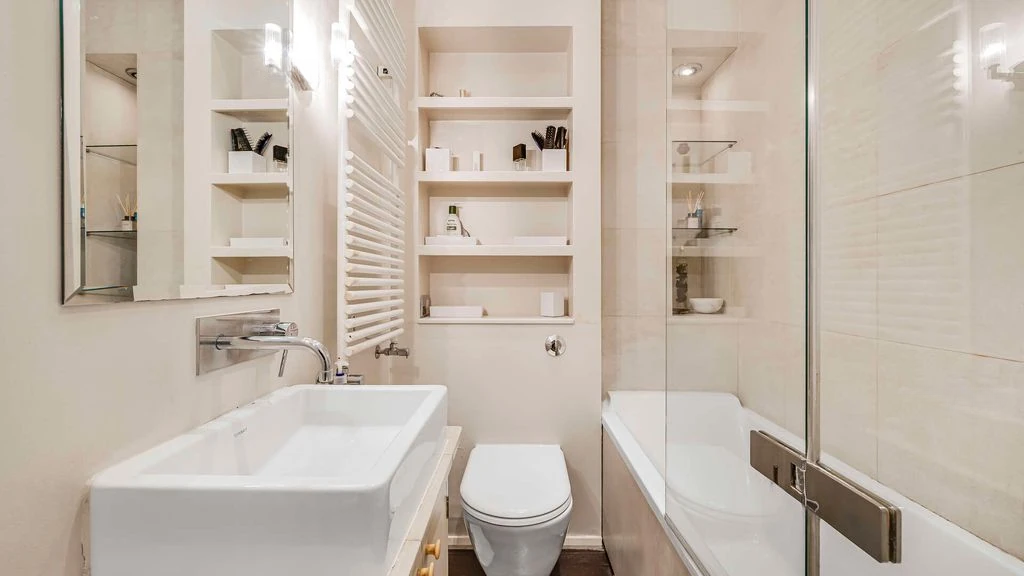 Flat in London, United Kingdom, 71 m² - picture 1