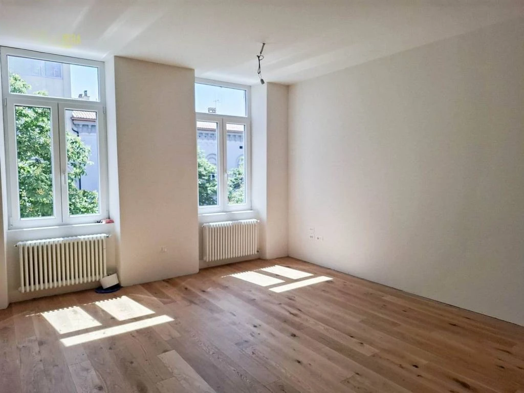 Piso en Gorizia, Italia, 105 m² - imagen 1