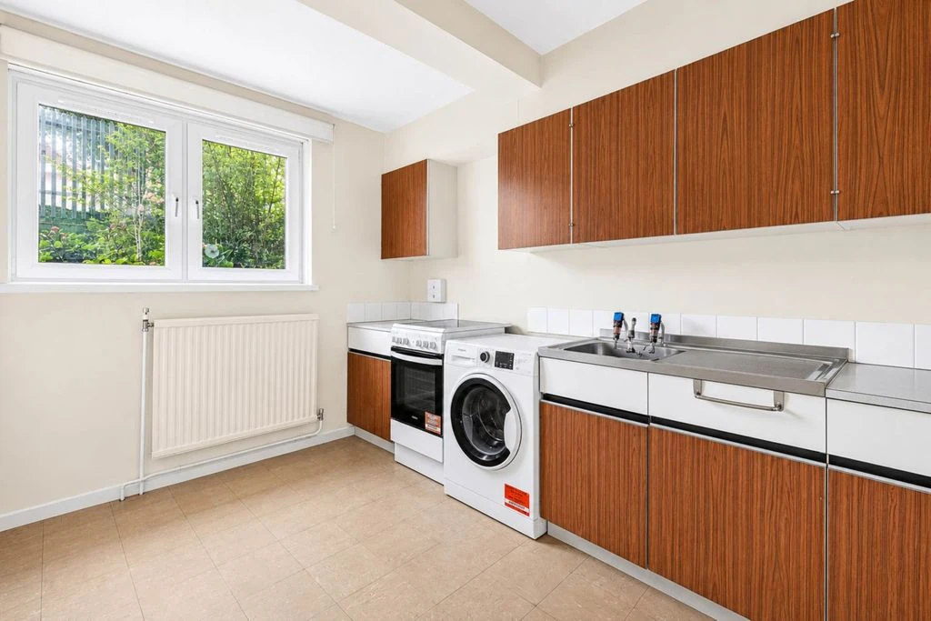 Flat in London, United Kingdom, 54 m² - picture 1