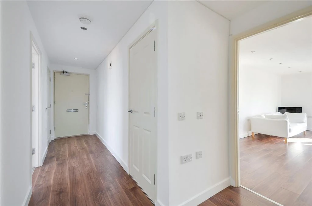 Flat in London, United Kingdom, 66 m² - picture 1