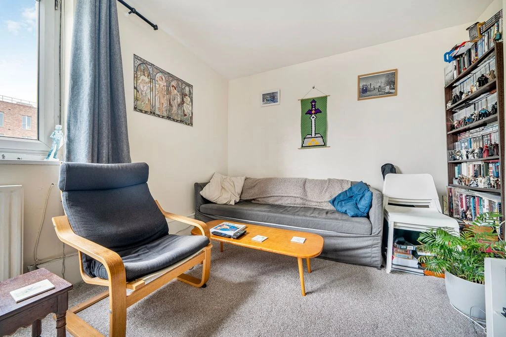 Flat in London, United Kingdom, 59 m² - picture 1