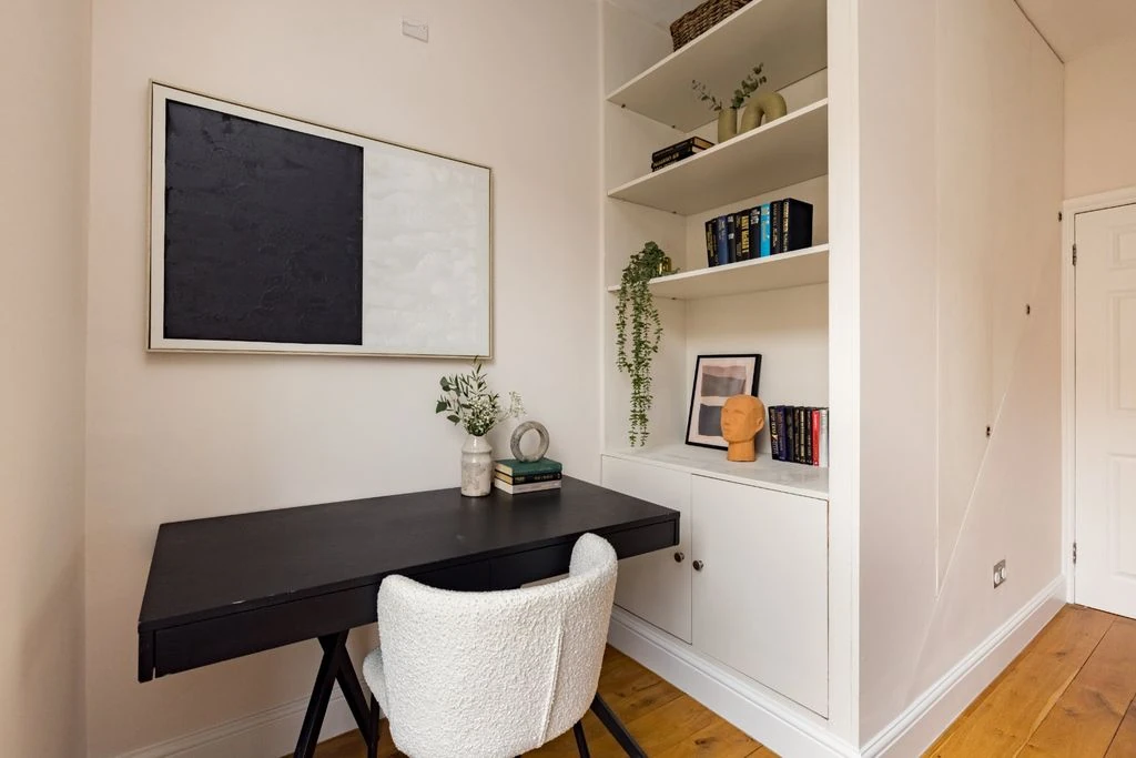 Flat in London, United Kingdom, 109 m² - picture 3
