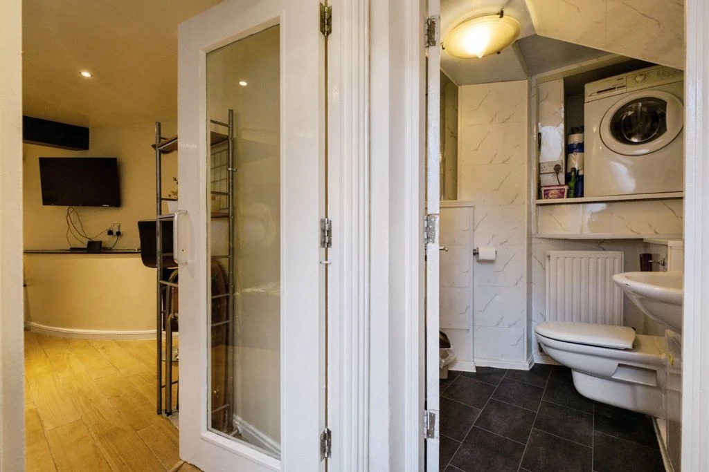 Flat in London, United Kingdom, 39 m² - picture 5