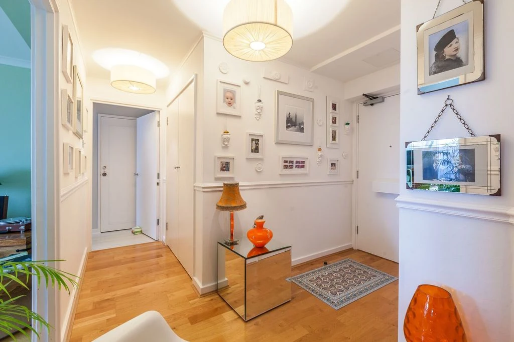 Flat in London, United Kingdom, 55 m² - picture 5