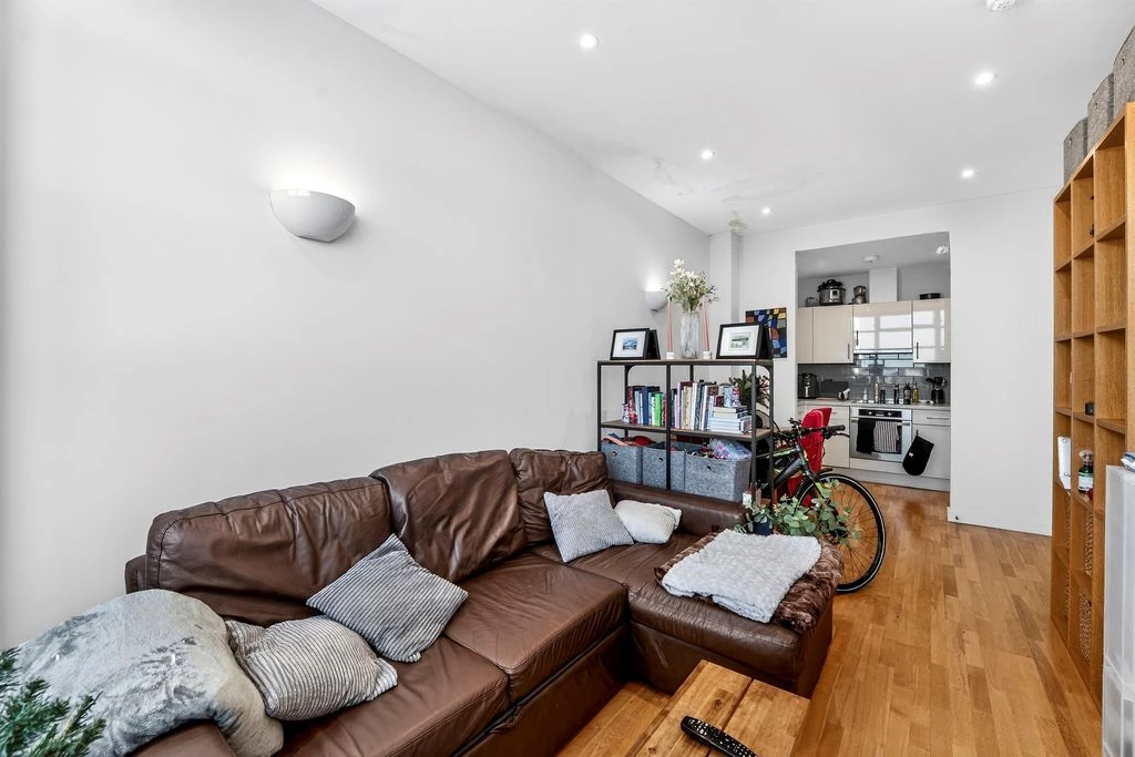 Flat in London, United Kingdom, 44 m² - picture 8