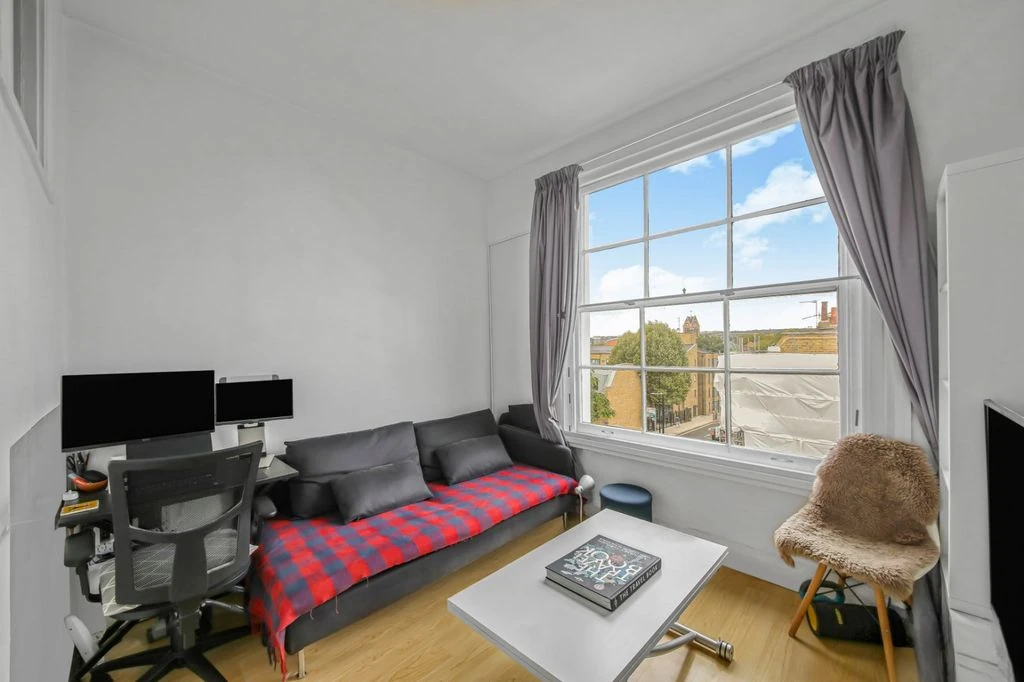 Flat in London, United Kingdom, 29 m² - picture 9