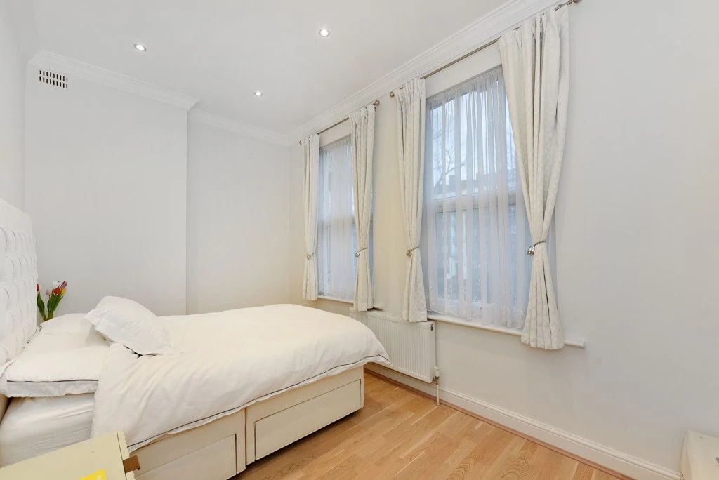 Flat in London, United Kingdom, 45 m² - picture 9