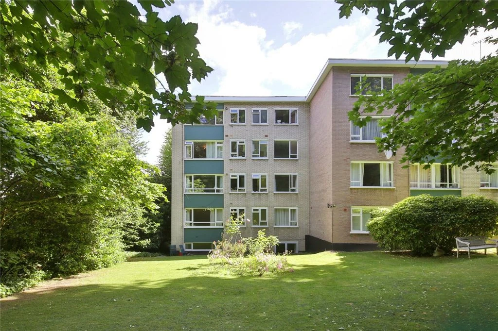 Flat in London, United Kingdom - picture 9