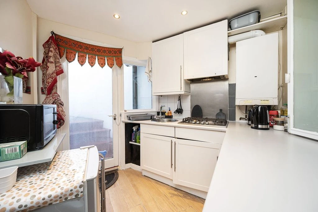 Flat in London, United Kingdom, 34 m² - picture 9