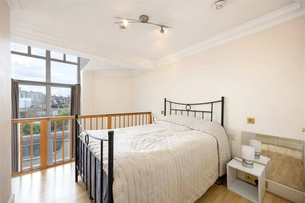 Flat in London, United Kingdom, 73 m² - picture 9