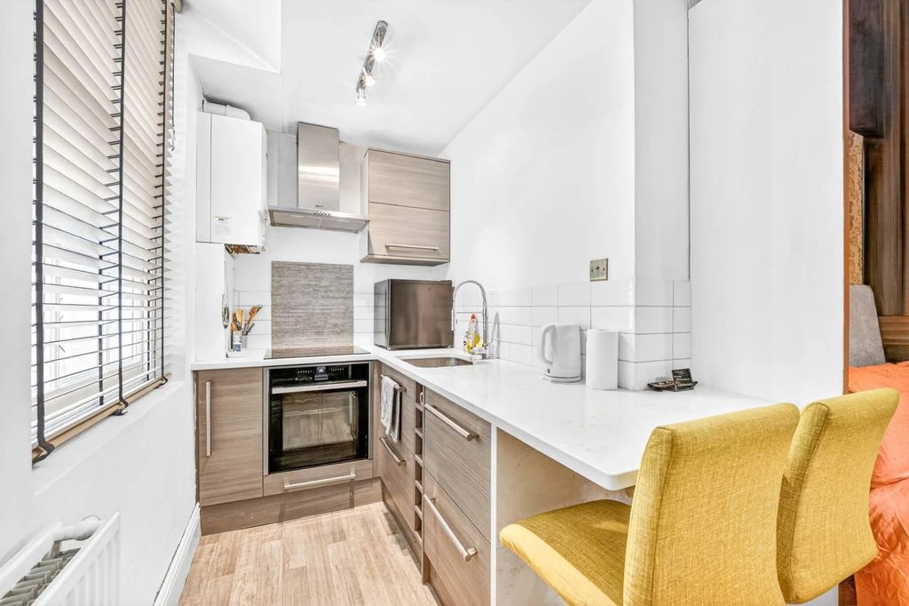 Flat in London, United Kingdom, 28 m² - picture 10