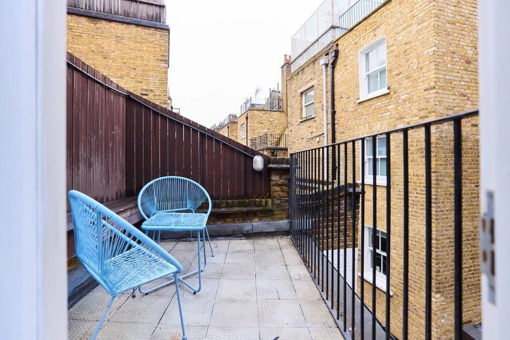 Flat in London, United Kingdom, 109 m² - picture 16