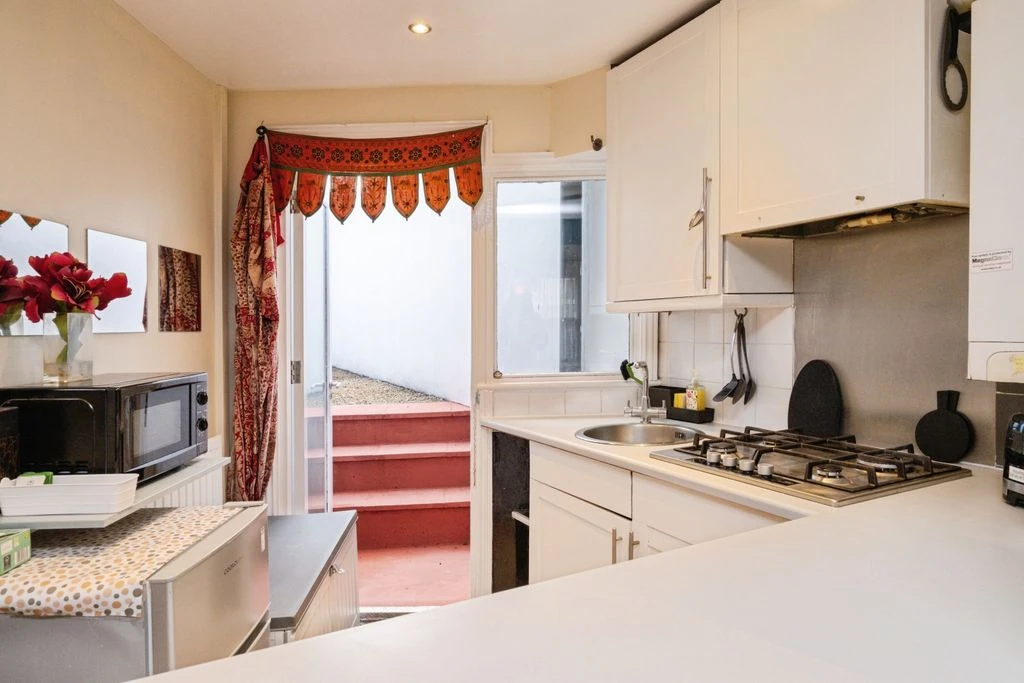 Flat in London, United Kingdom, 39 m² - picture 19