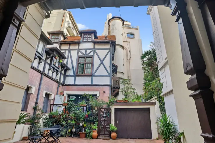Flat in Cannes, France, 43 m² - picture 1