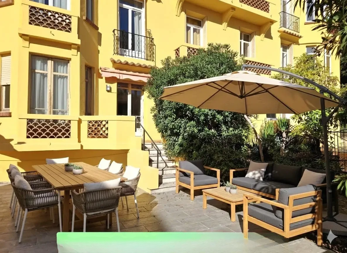 House in Cannes, France, 151 m² - picture 1